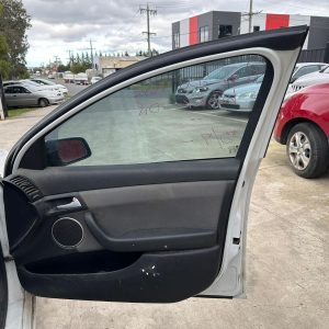 HOLDEN COMMODORE VE 08/2006-05/2013 RIGHT FRONT INNER DOOR HANDLE SILVER