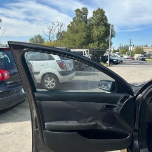 HOLDEN COMMODORE VE 08/2006-09/2009 LEFT FRONT DOOR TRIM CLOTH ONYX SEDAN