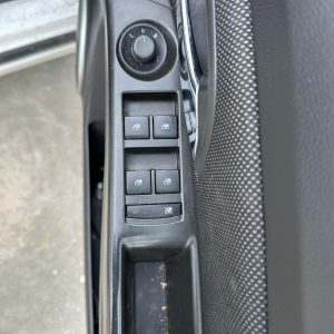 HOLDEN CRUZE 03/2011-01/2017 SEDAN POWER WINDOW SWITCH RIGHT HAND FRONT
