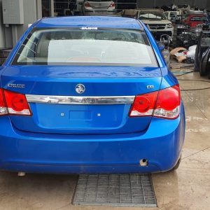 HOLDEN CRUZE JG-JH 03/09-01/17 REAR CENTRE BOOTLID GARNISH SEDAN CHROME