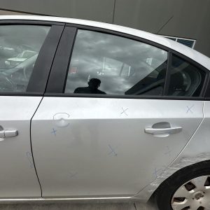 HOLDEN CRUZE JG-JH 03/2009-01/2017 LEFT REAR OUTER DOOR HANDLE SILVER
