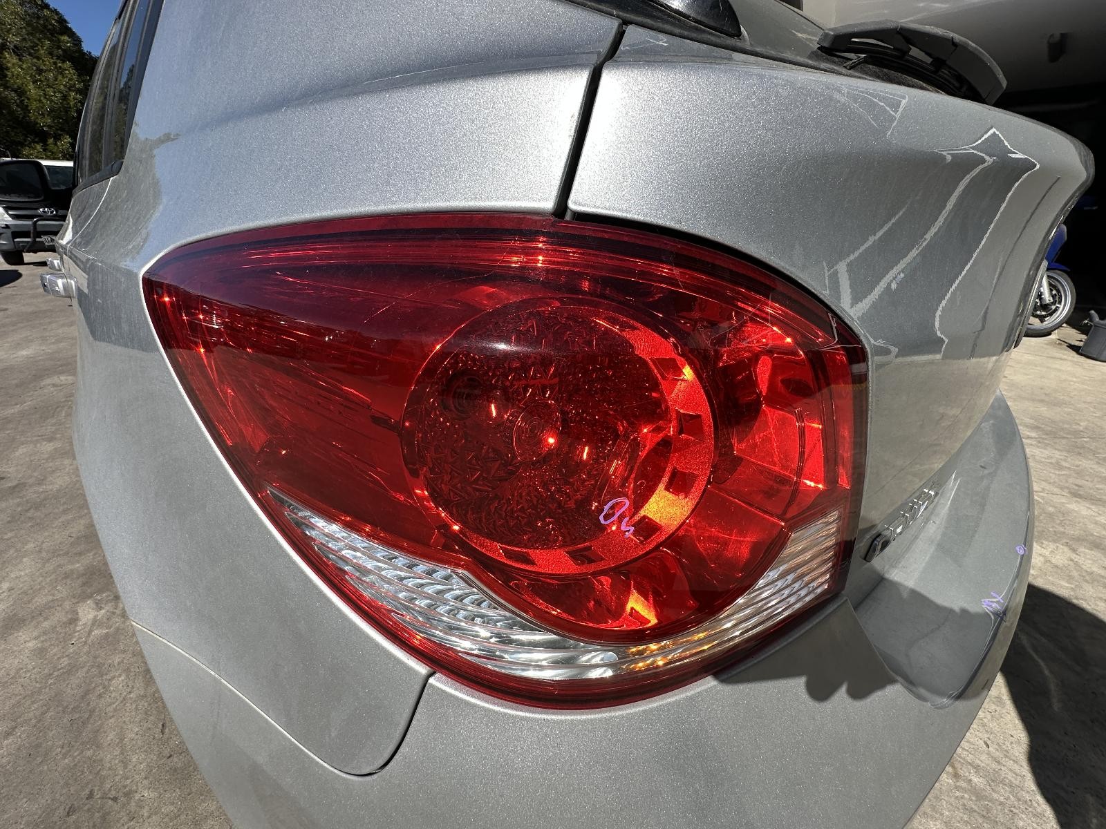 HOLDEN CRUZE JH 03/2011-01/2017 LEFT TAILLIGHT IN BODY HATCH 95365876 95490806