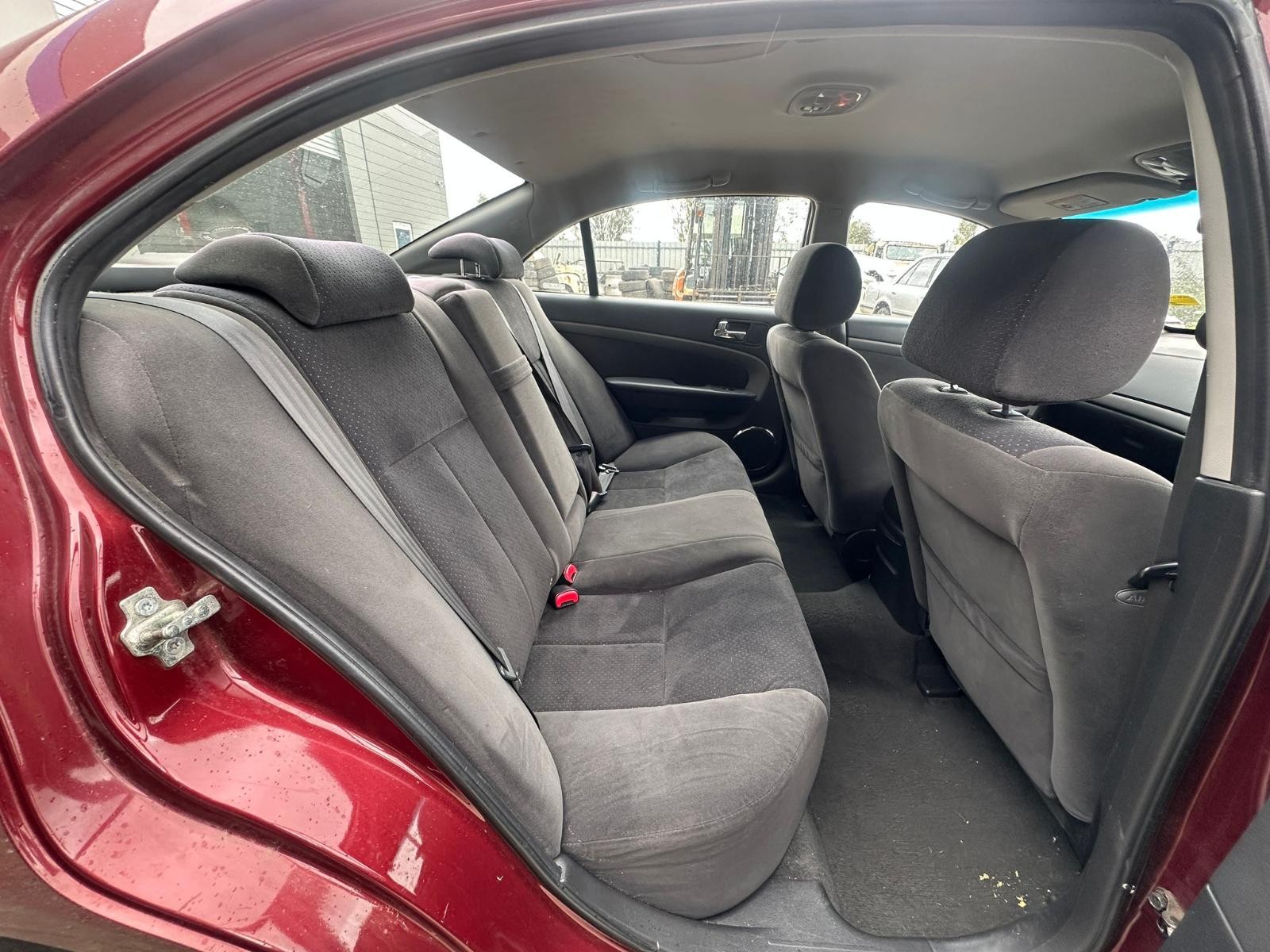 HOLDEN EPICA EP 02/2007-12/2011 RIGHT REAR DOOR SHELL - Image 12