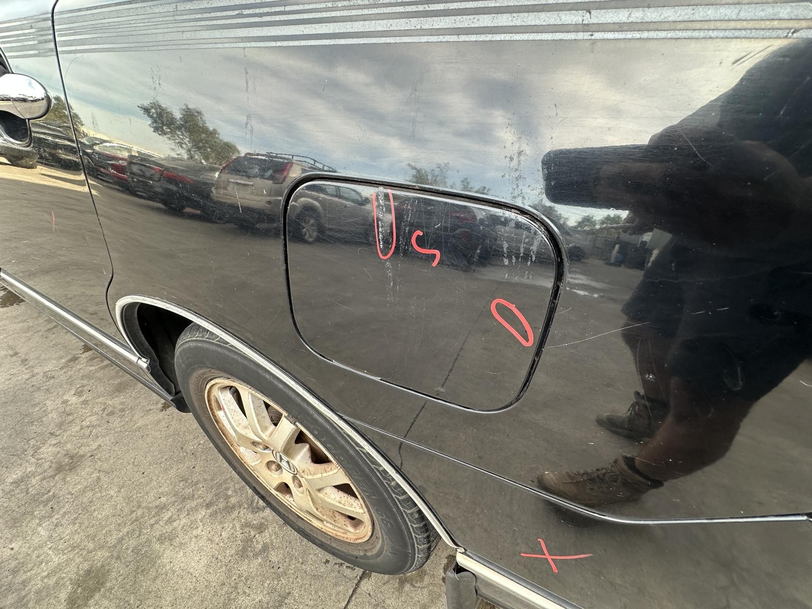 HONDA ODYSSEY RB 07/2004-03/2009 FUEL DOOR