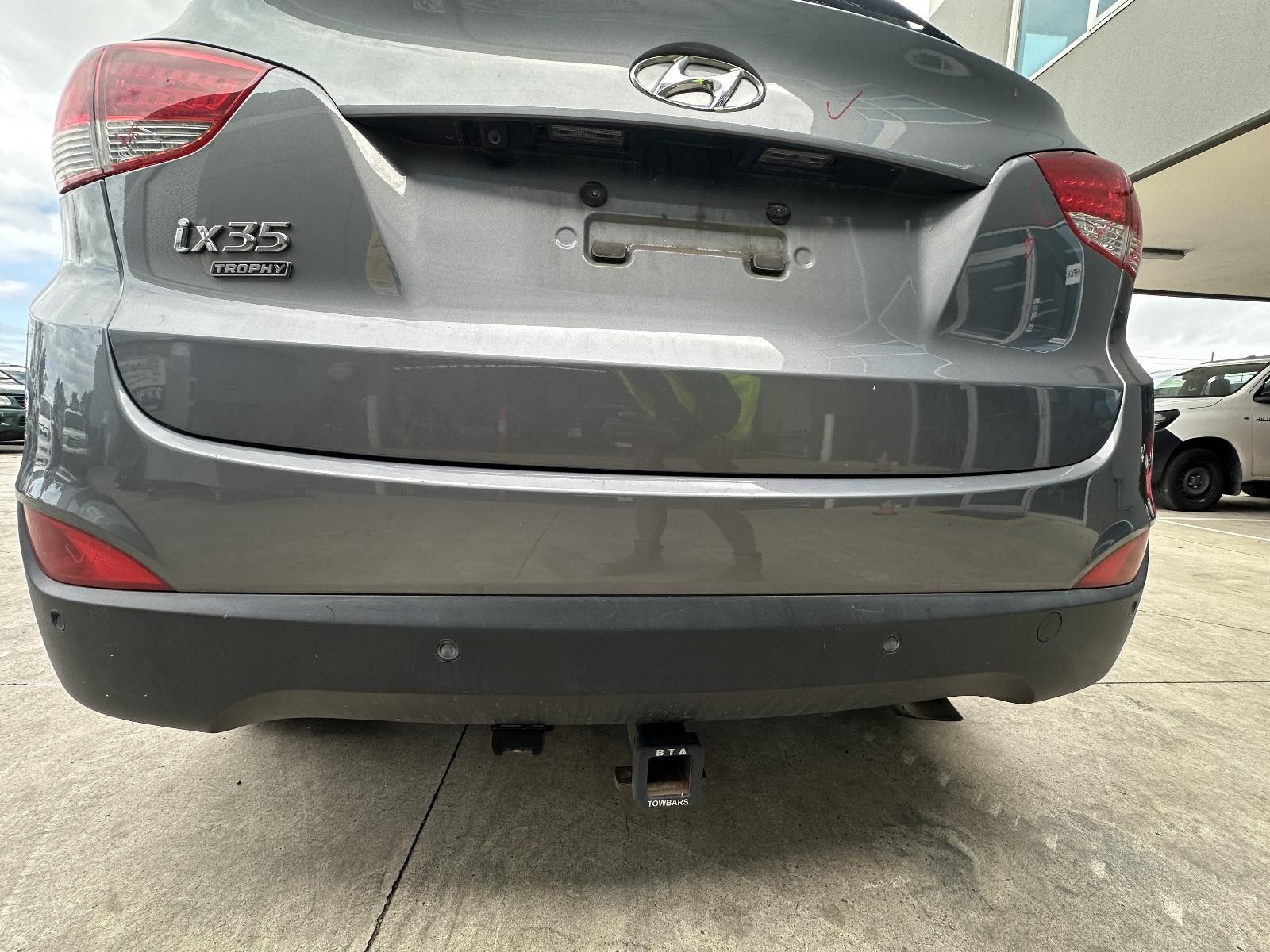 HYUNDAI IX35 LM SERIES 10/2012-01/2016 REAR BUMPER 2 PIECE SE/TROPHY