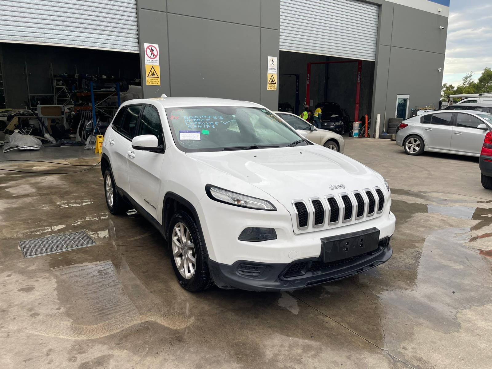 JEEP CHEROKEE KL 02/2014-03/2018 LEFT TAILLIGHT IN BODY P/N 68102909AF - Image 3