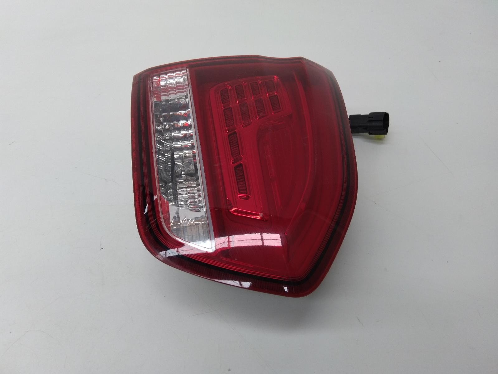 LDV G10 VAN 04/2015-08/2022 LEFT SIDE REAR GARNISH TAILGATE LAMP WAGON - Image 4