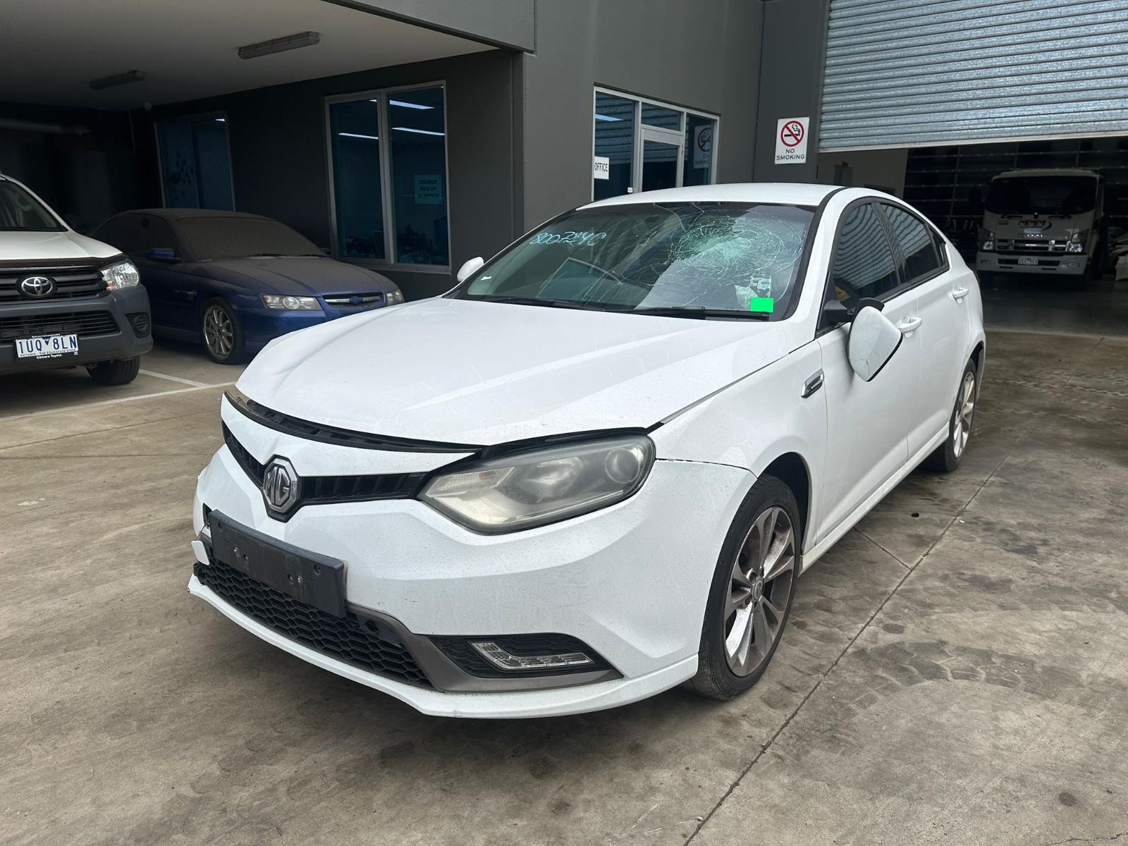 MG MG6 IP2X 04/2013-10/2019 RIGHT FRONT DOOR TRIM - Image 3