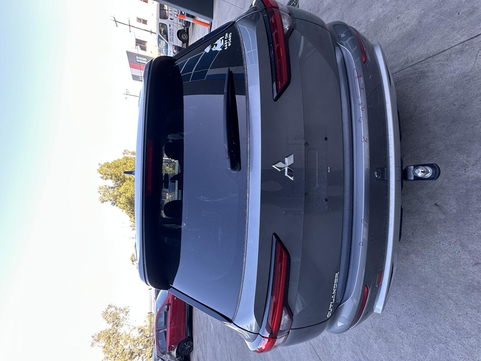 MITSUBISHI OUTLANDER ZM 08/2021-2026 TAILGATE NON POWER LIFTGATE TYPE