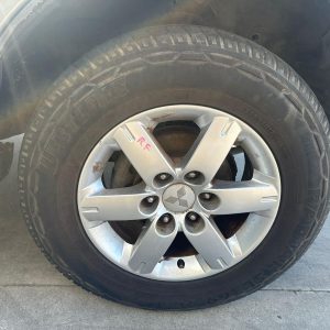 MITSUBISHI PAJERO NP 11/2002-09/2006 RIGHT FRONT WHEEL ALLOY FACTORY 17IN