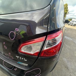 NISSAN DUALIS 2010-2014 REAR GARNISH TAILGATE LAMP (RH SIDE), J10, 01/10-05/14