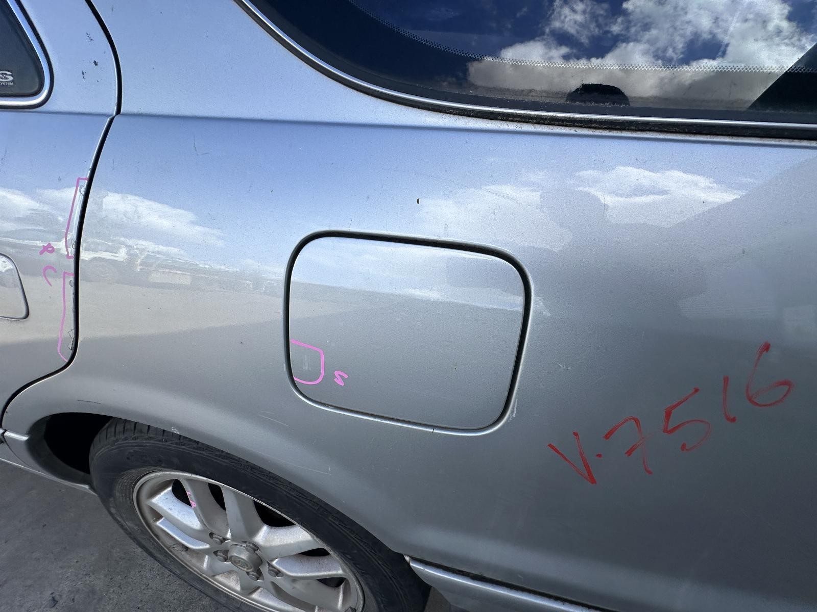 TOYOTA CAMRY SK20 08/1997-08/2002 FUEL DOOR / FILLER