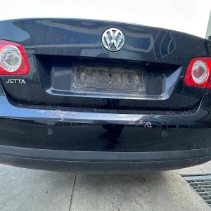 VOLKSWAGEN JETTA 1KM 02/2006-07/2011 REAR BUMPER WITH PARK SENSOR TYPE