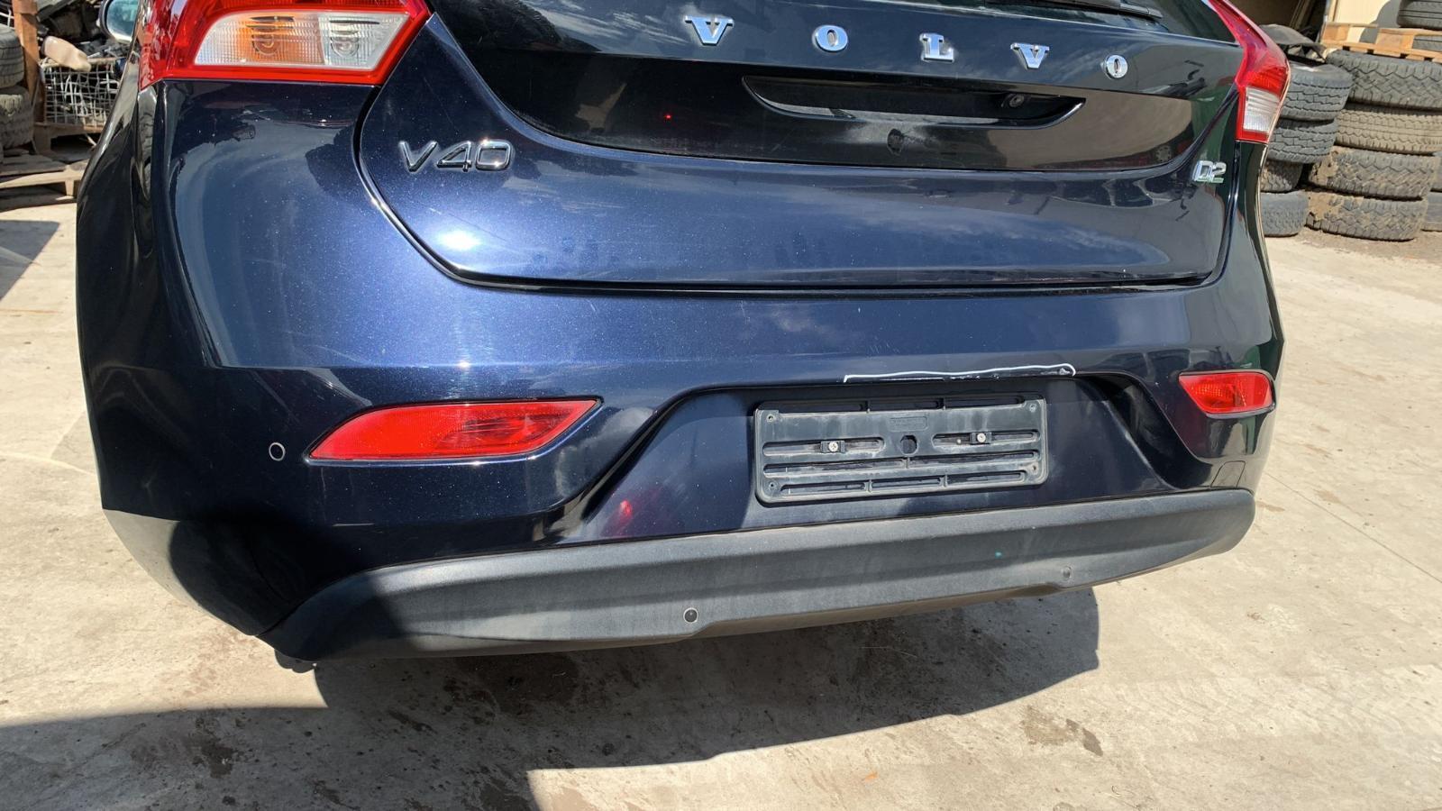 Volvo v40 online rear bumper