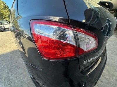 NISSAN DUALIS J10 01/10-05/14 LEFT SIDE REAR GARNISH TAILGATE LAMP 26555BR01A