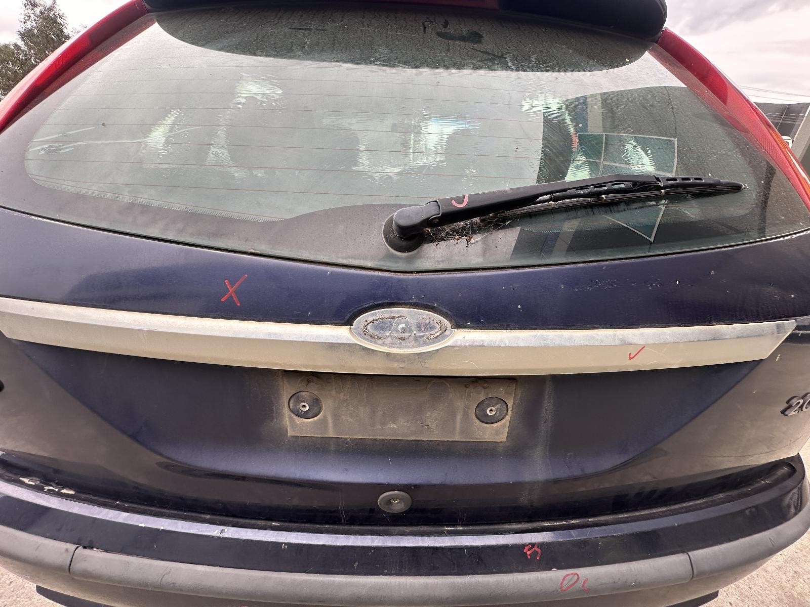 FORD FOCUS LR 01/2001-06/2005 TAILGATE NON SPOILER TYPE HATCHBACK