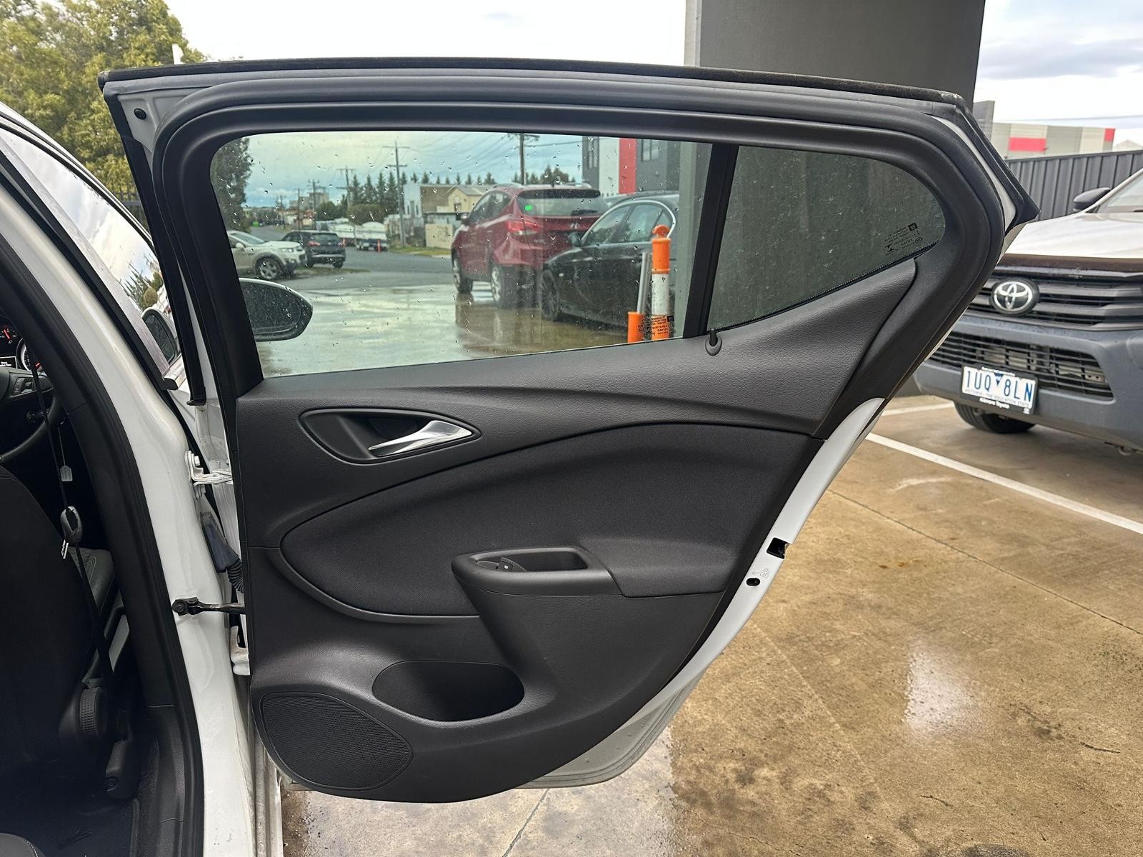 HOLDEN ASTRA BK-BL 09/2016-12/2020 RIGHT REAR POWER WINDOW SWITCH 5DR HATCH