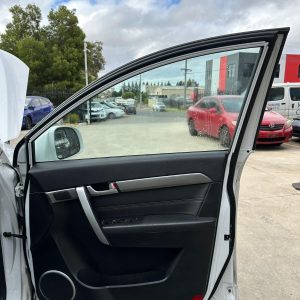 HOLDEN CAPTIVA 7 CG 01/2011-06/2018 RIGHT FRONT INNER DOOR HANDLE 4TH VIN C