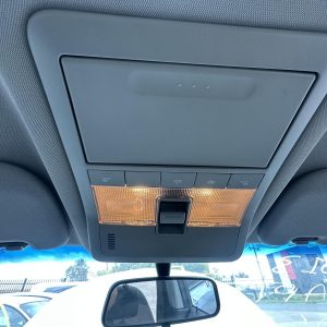 HOLDEN CAPTIVA CG 01/2011-09/2015 FRONT COURTESY LIGHT WITH SUNROOF SWITCH