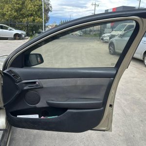 HOLDEN COMMODORE 2006-2009 DOOR TRIM RH FRONT, VE SI, SEDAN, BERLINA, CLOTH (MET