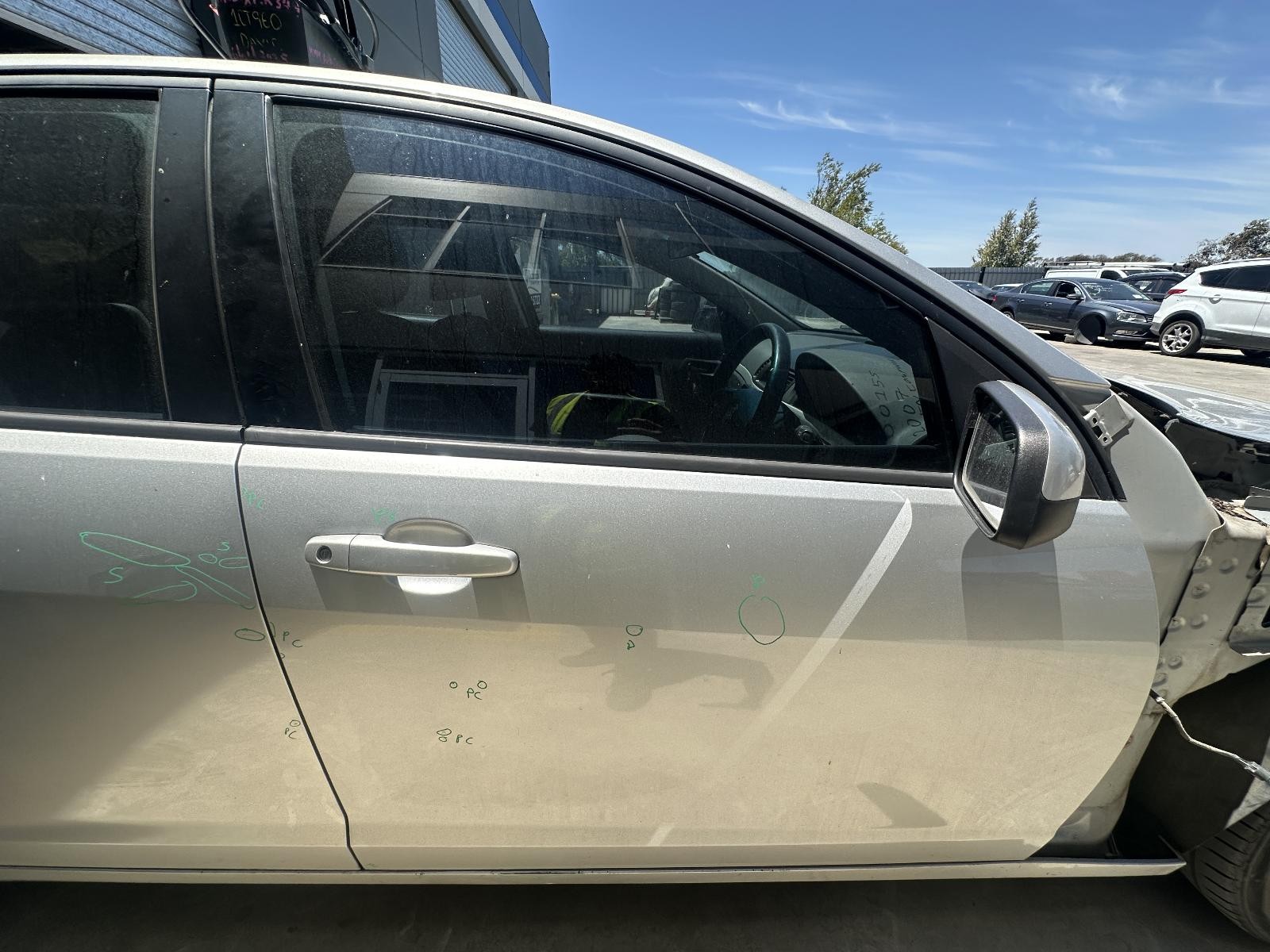 HOLDEN COMMODORE VE 07/2006-05/2013 RIGHT FRONT DOOR WINDOW SEDAN