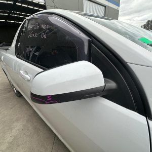 HOLDEN COMMODORE VE 08/2006-05/2013 RIGHT DOOR MIRROR NON HEATED P/N 92207201