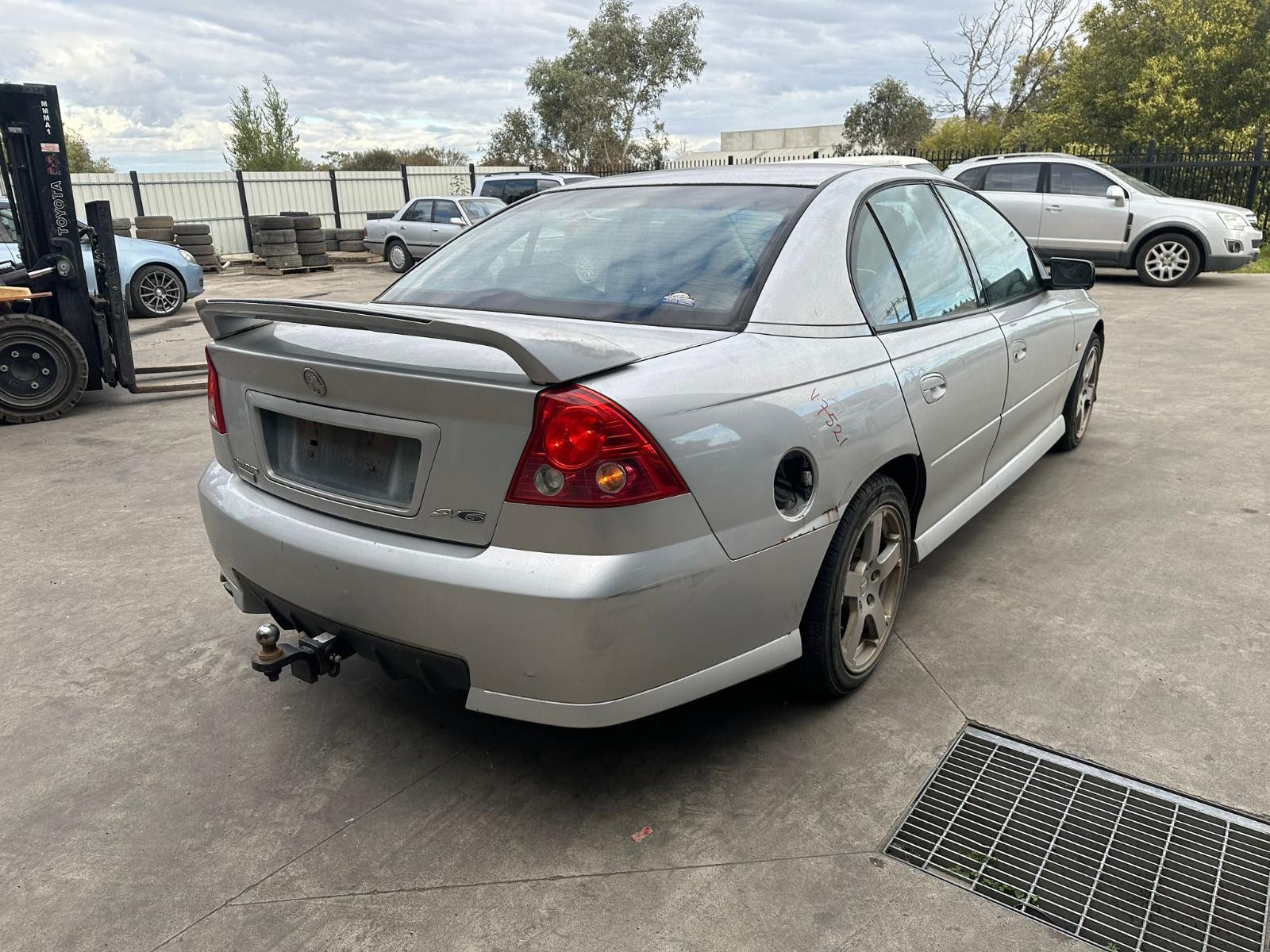 HOLDEN COMMODORE VY1-VZ 10/2002-09/2007 FRONT CENTRE MASTER SWITCH 4 WAY BLACK - Image 6
