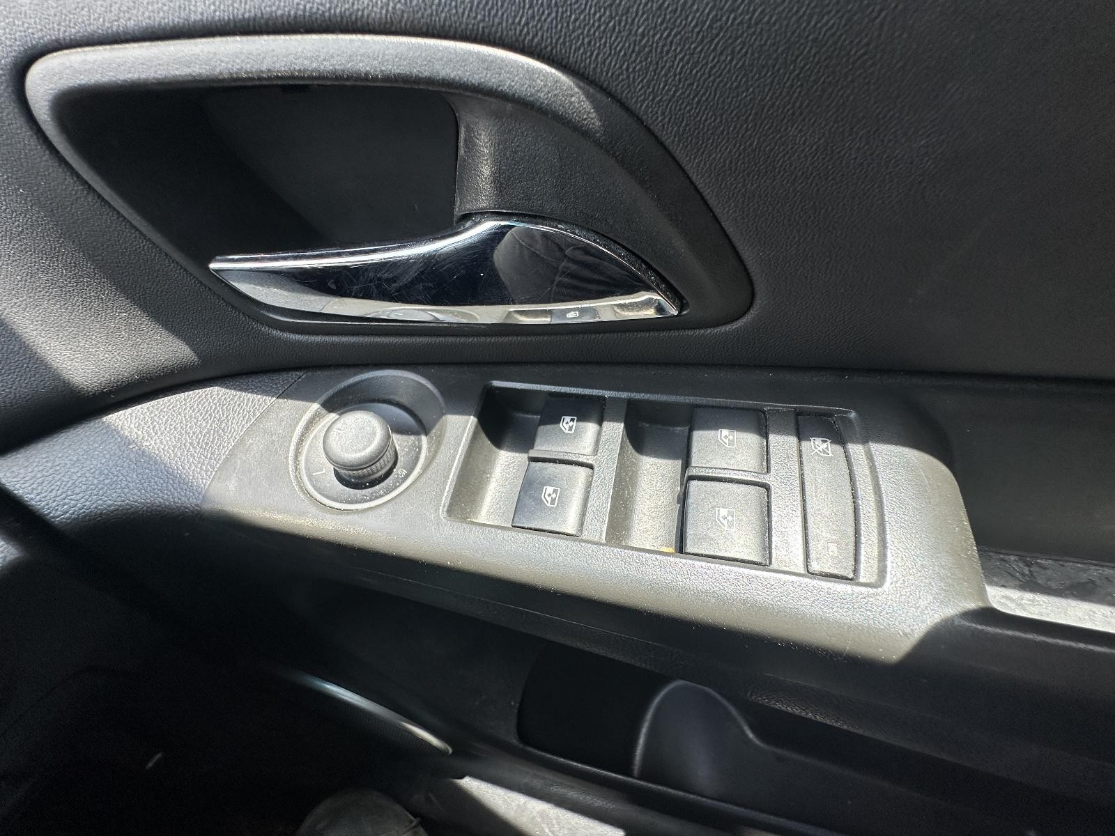 HOLDEN CRUZE JH 03/2011-01/2017 RIGHT FRONT MASTER SWITCH P/N 13310204