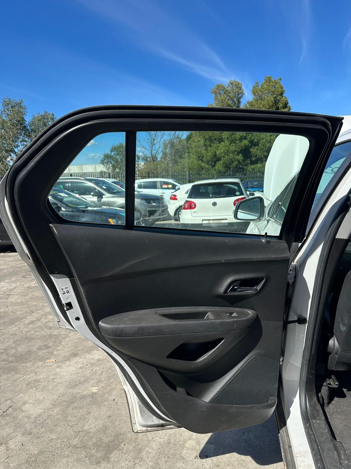 HOLDEN TRAX TJ SERIES 08/2013-12/2020 LEFT REAR POWER WINDOW SWITCH