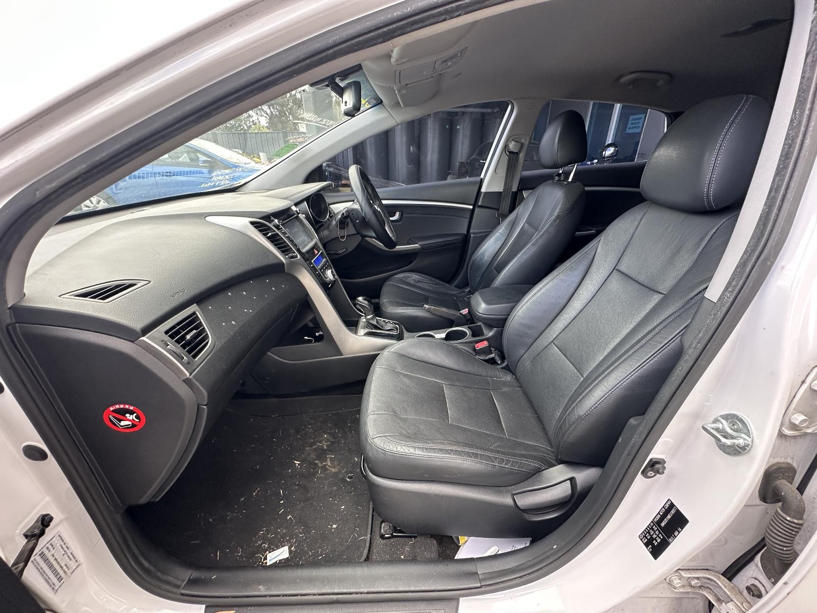 HYUNDAI I30 GD 03/2012-03/2015 LEFT REAR DOOR TRIM LEATHER 5DR HATCH - Image 8