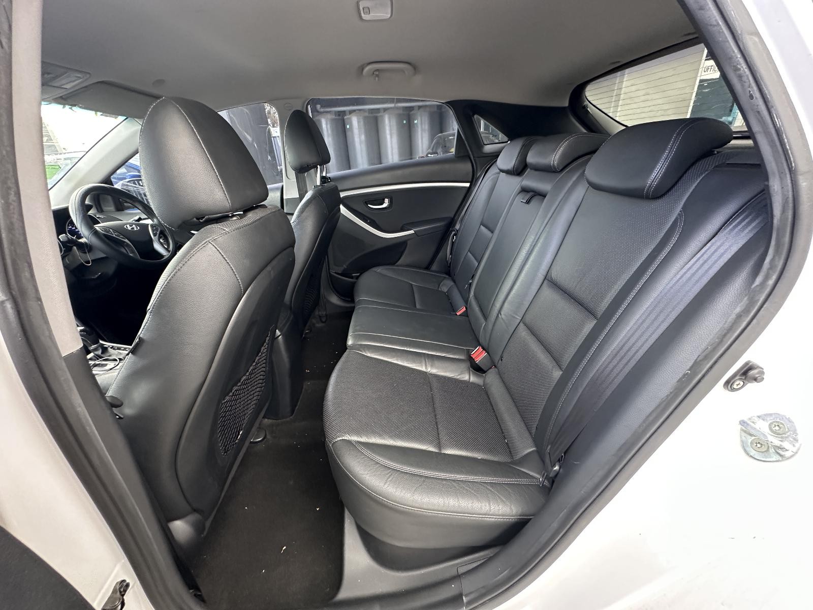 HYUNDAI I30 GD 03/2012-03/2015 LEFT REAR DOOR TRIM LEATHER 5DR HATCH - Image 10