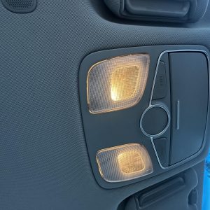 KIA SORENTO XM 10/2009-12/2014 FRONT COURTESY LIGHT WITH SUNGLASS TYPE