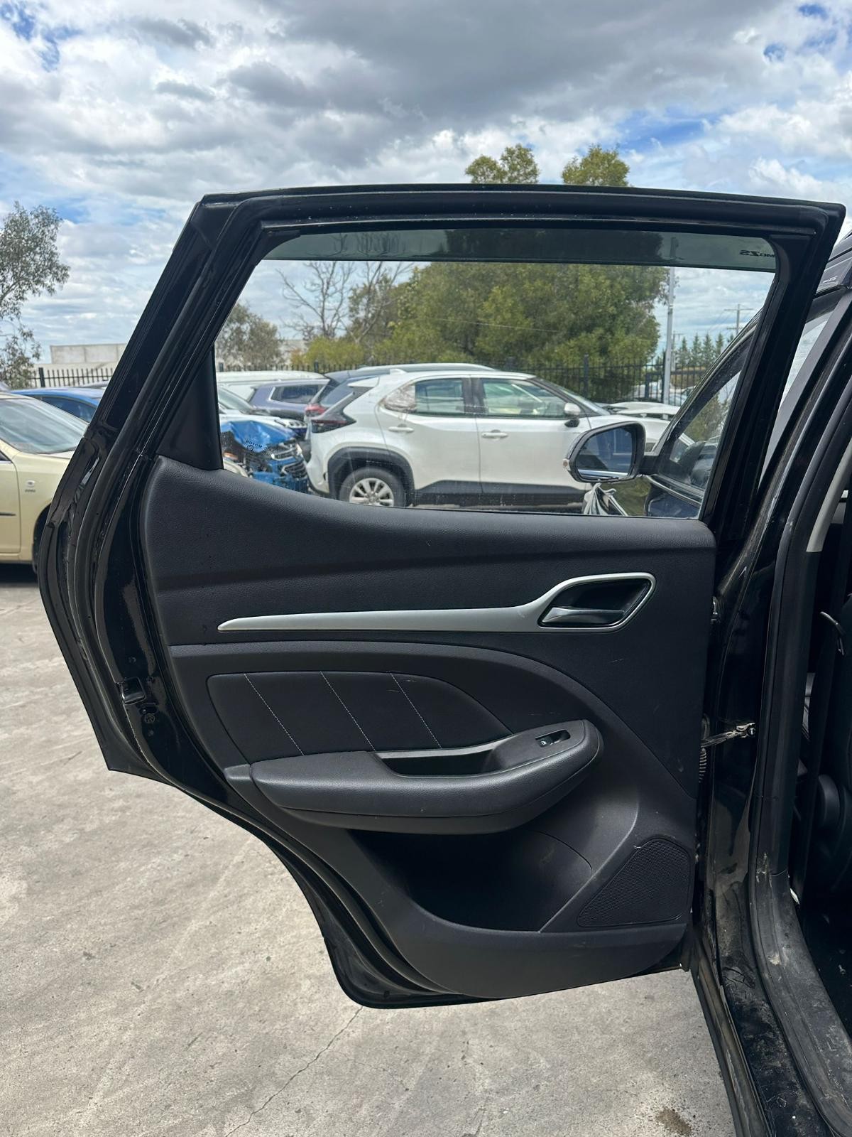 MG ZS AZS1 09/2017-2024 LEFT REAR POWER WINDOW SWITCH