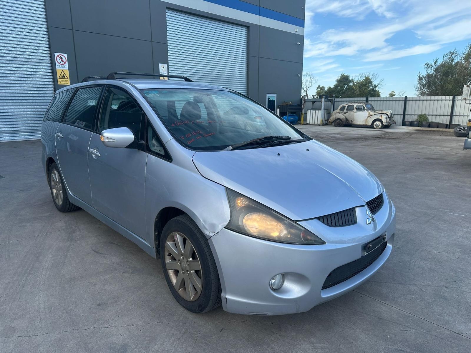 MITSUBISHI GRANDIS BA 04/2004-03/2010 LEFT HEADLAMP P/N MN161095 - Image 3