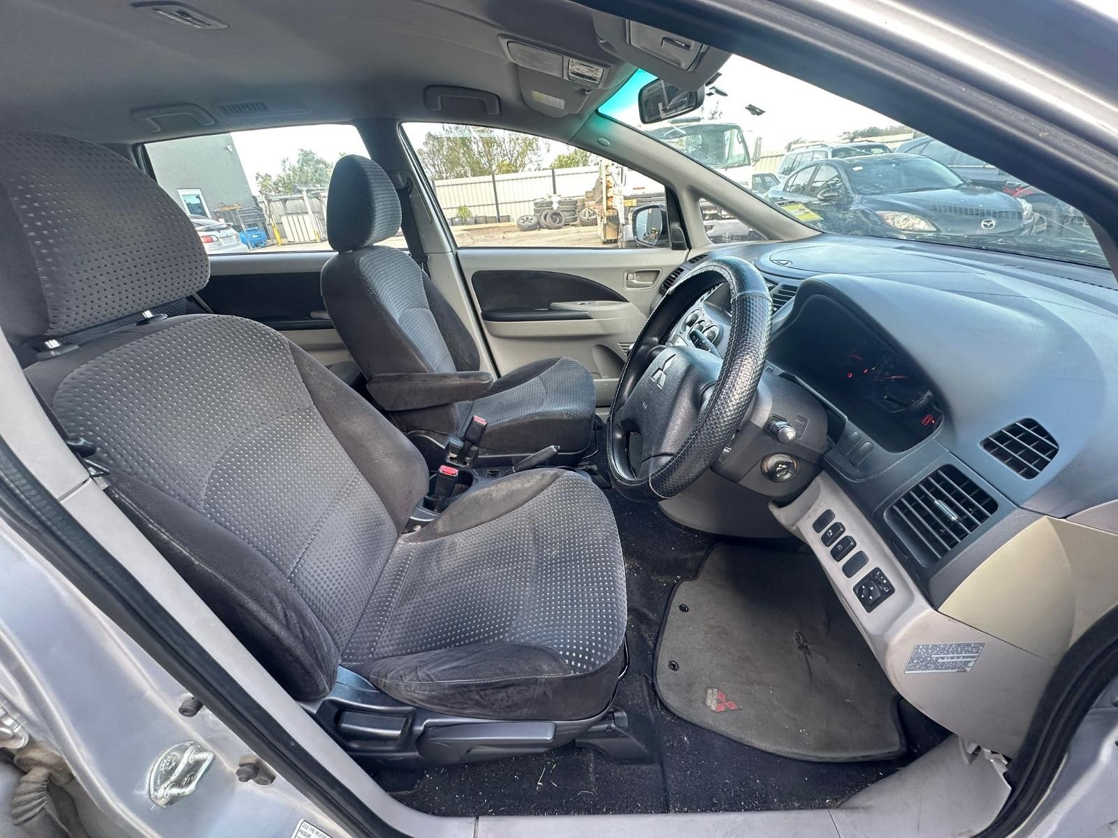 MITSUBISHI GRANDIS BA 04/2004-03/2010 LEFT HEADLAMP P/N MN161095 - Image 8