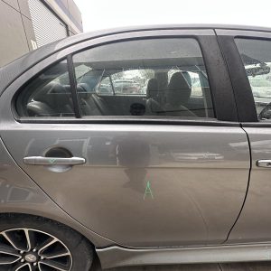 MITSUBISHI LANCER CF 11/2015-12/2017 RIGHT REAR DOOR WINDOW SEDAN