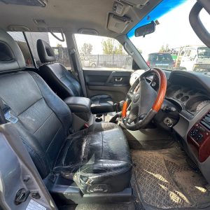 MITSUBISHI PAJERO NM-NP 05/00-09/06 RIGHT FRONT SEAT LEATHER BLACK POWER TYPE