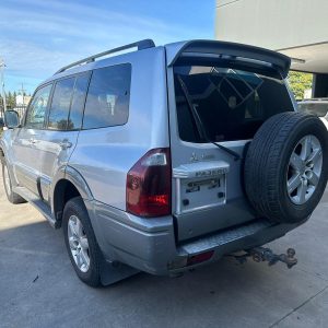 MITSUBISHI PAJERO NP 11/2002-09/2006 LEFT SIDE STEP/SKIRT ONLY FACTORY TYPE