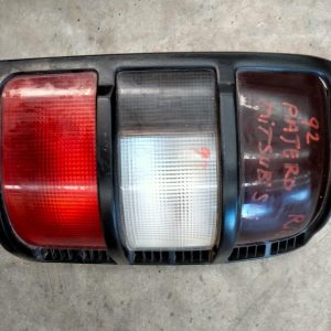 MITSUBISHI PAJERO RIGHT TAILLIGHT NH, IN BODY (JAP TYPE-ORANGE BLINKER), 05/91-1