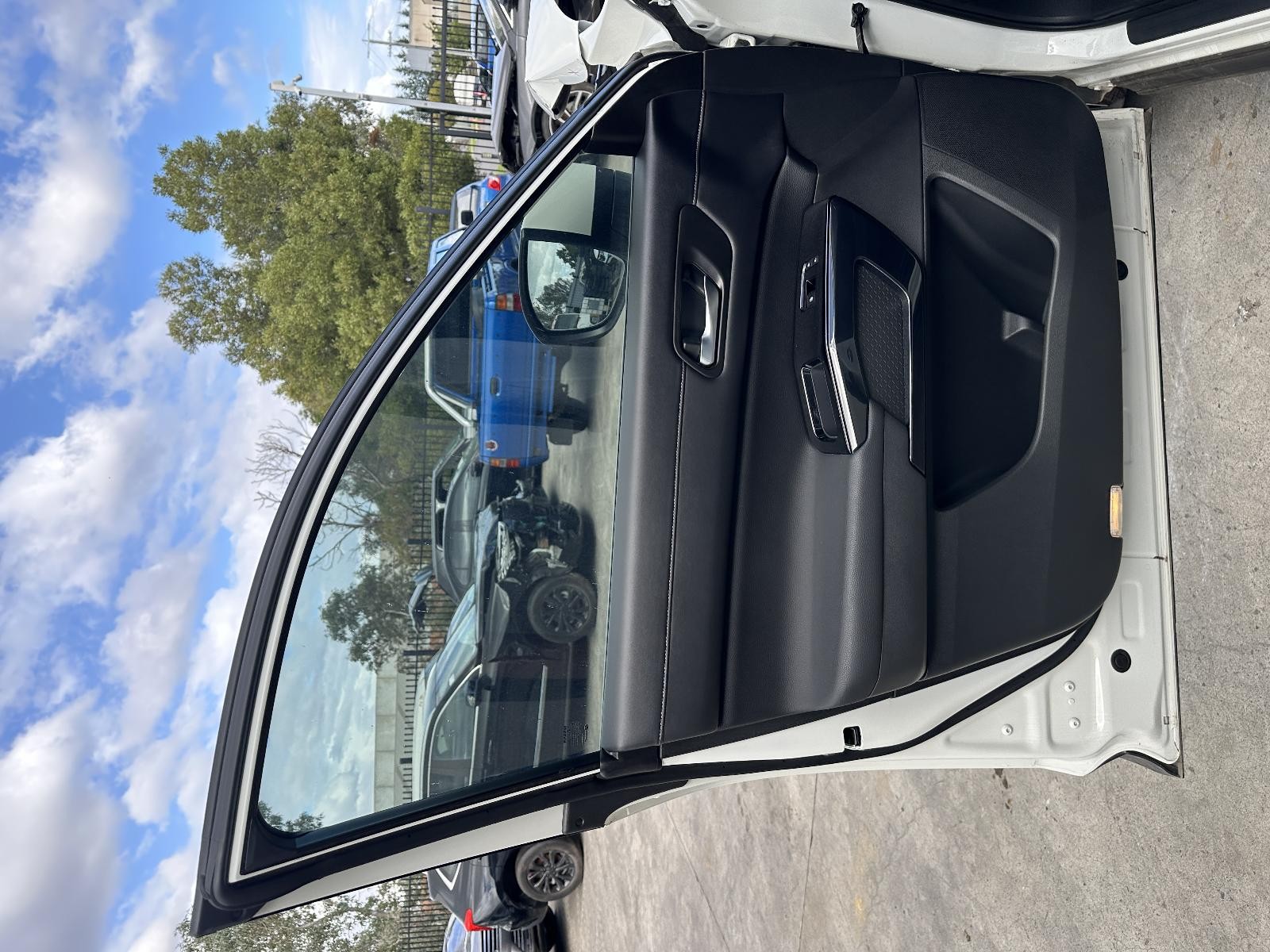 NISSAN PATHFINDER R53 07/2022-2026 LEFT FRONT DOOR TRIM