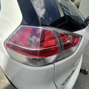 NISSAN XTRAIL T32 02/2014-07/2022 LEFT SIDE REAR GARNISH TAILGATE LAMP