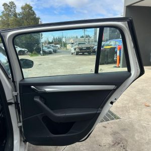 SKODA OCTAVIA NE 09/2013-09/2020 RIGHT REAR DOOR TRIM