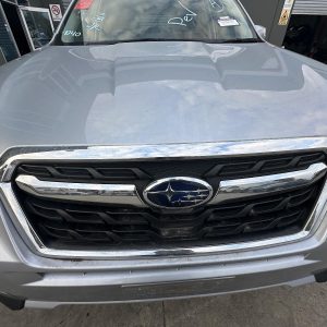 SUBARU FORESTER SJ 01/2016-08/2018 UPPER RADIATOR GRILLE BLACK