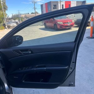 SUZUKI KIZASHI FR 12/2009-01/2017 RIGHT FRONT DOOR TRIM LEATHER