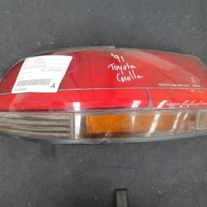TOYOTA COROLLA LEFT TAILLIGHT AE92 SECA 06/89-06/91 815601A370 89 90 91