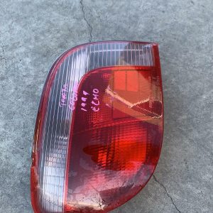 TOYOTA ECHO LEFT TAILLIGHT NCP10R, HATCH, LENS# 52-004, 10/99-09/02 99 00 01 02