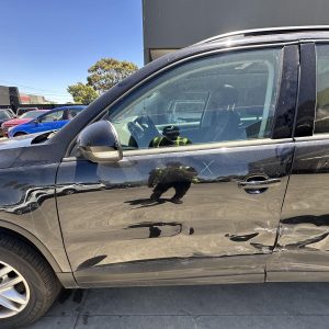 VOLKSWAGEN TIGUAN 5N 05/2008-08/2016 LEFT FRONT DOOR WINDOW
