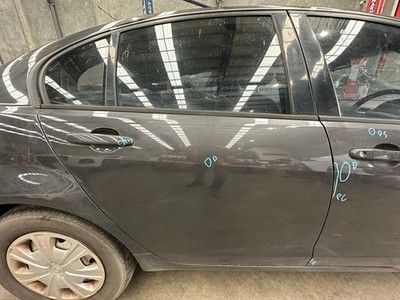 HOLDEN COMMODORE VE 07/2006-05/2013 RIGHT REAR DOOR WINDOW SEDAN