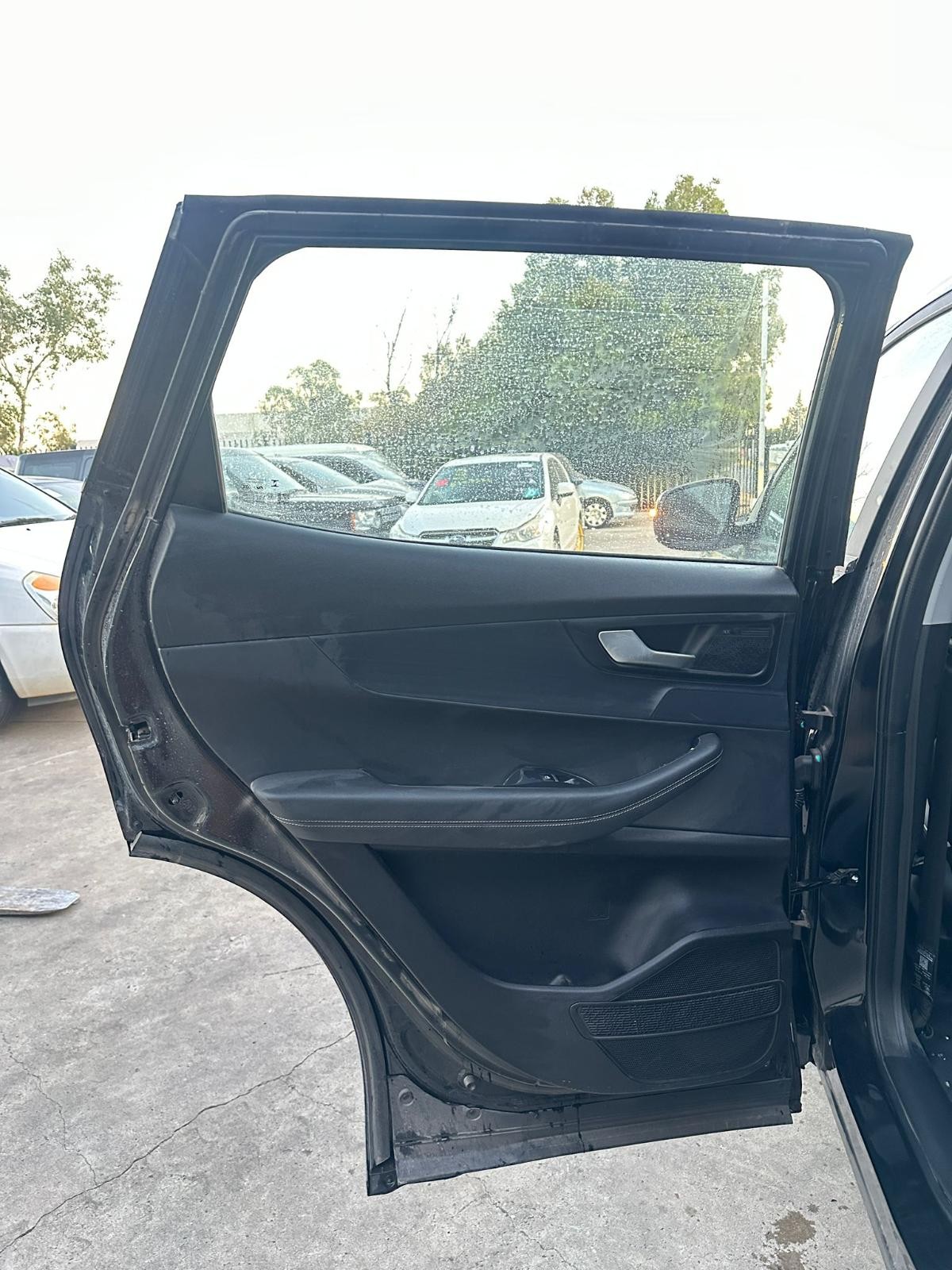 CHERY TIGGO 4 PRO 1ST GEN 06/2024-2026 LEFT REAR DOOR TRIM