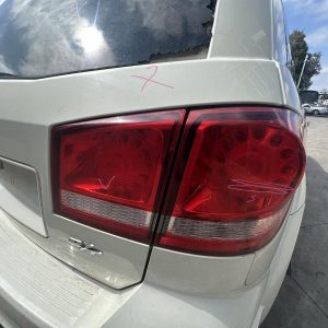 DODGE JOURNEY JC 07/2011-12/2016 RIGHT SIDE REAR GARNISH TAILGATE LAMP